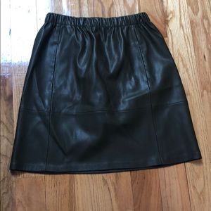 Zara olive pleather skirt size medium